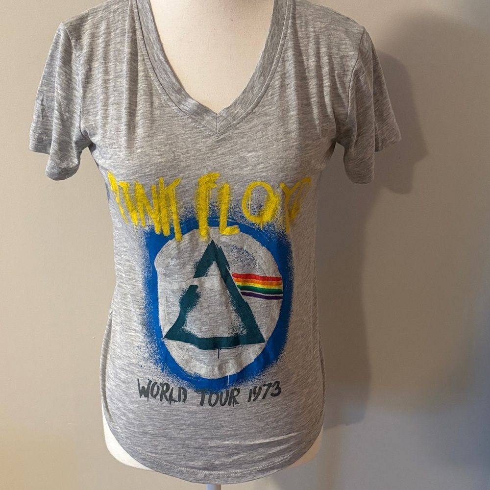 Pink Floyd Gray V-Neck Graphic Tee. Size XS